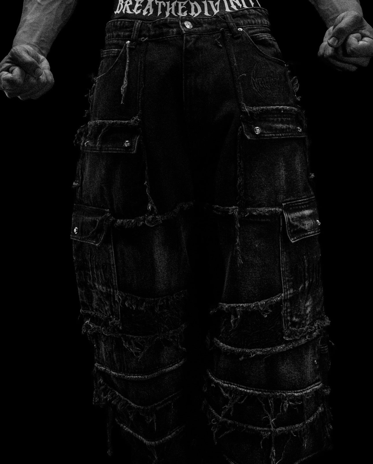 OVERSIZED DISTRESSED DENIM CARGO JEANS (ALLOY WASH)