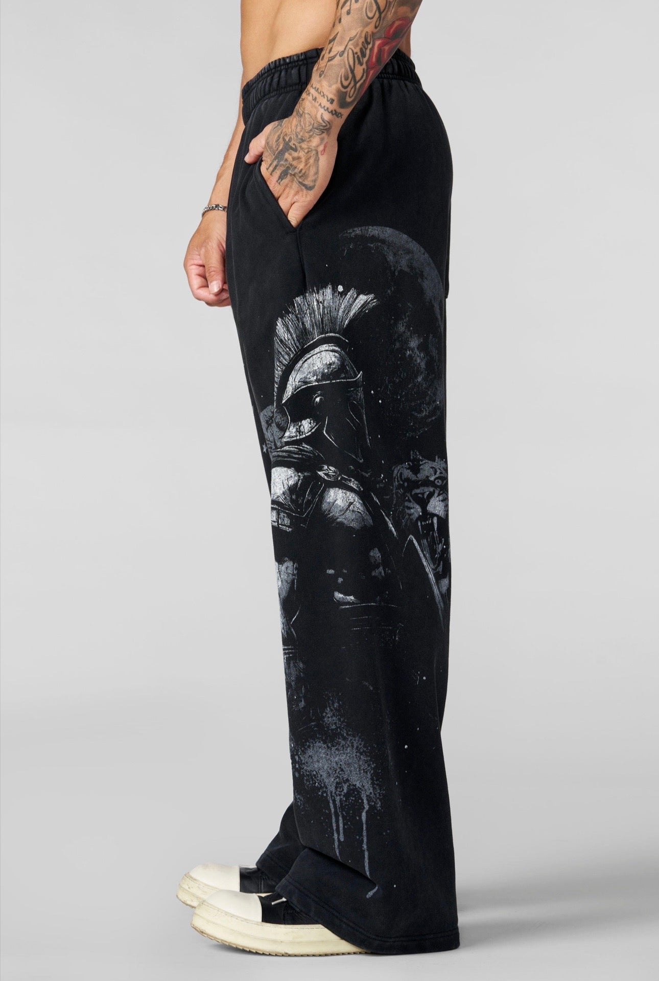 YLA x AXEL-SPARTAN SWEATS-2097 (BLACK/GREY)