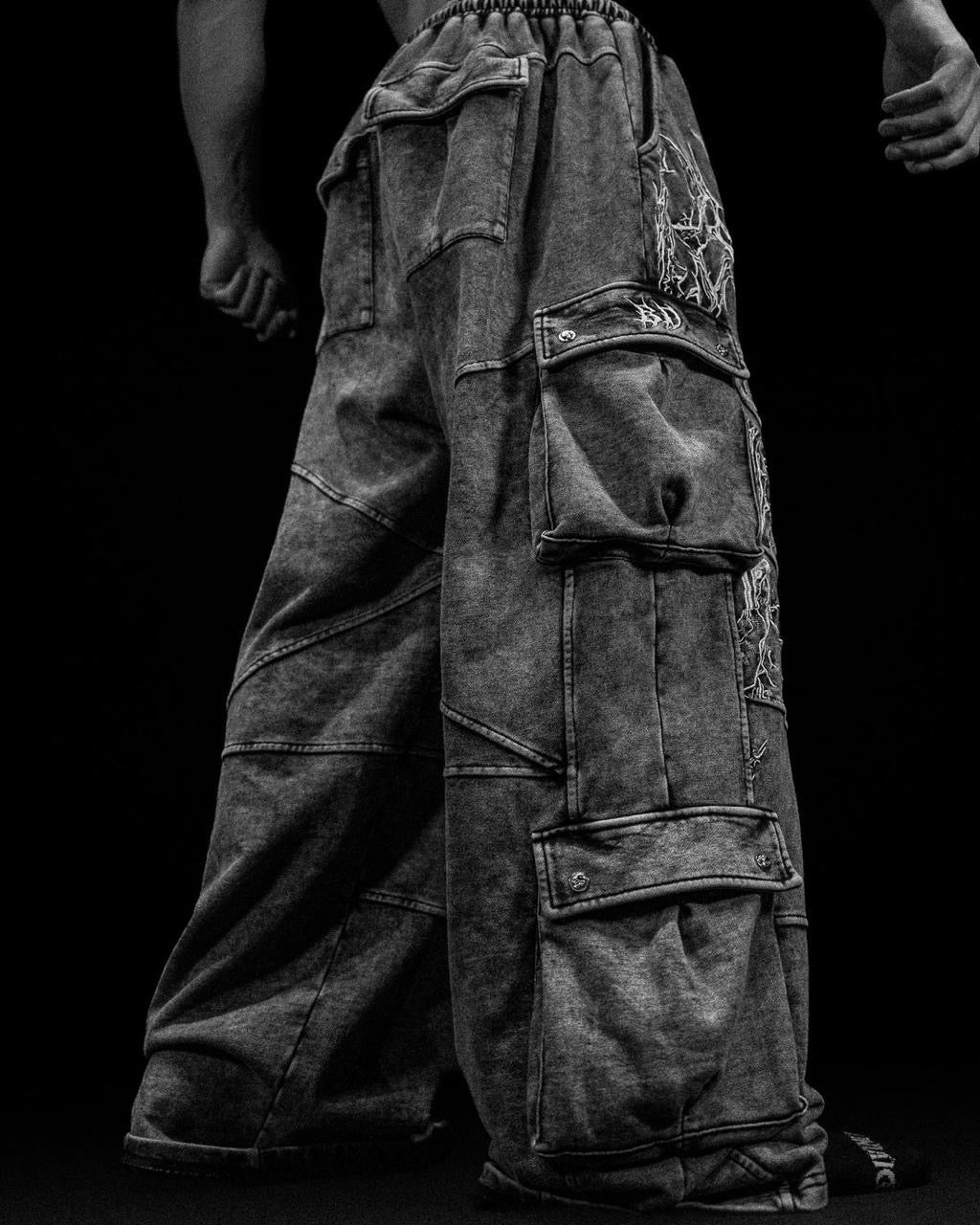 937 EMBROIDERED TACTICAL OVERSIZED UNCUFFED CARGOS (VINTAGE)