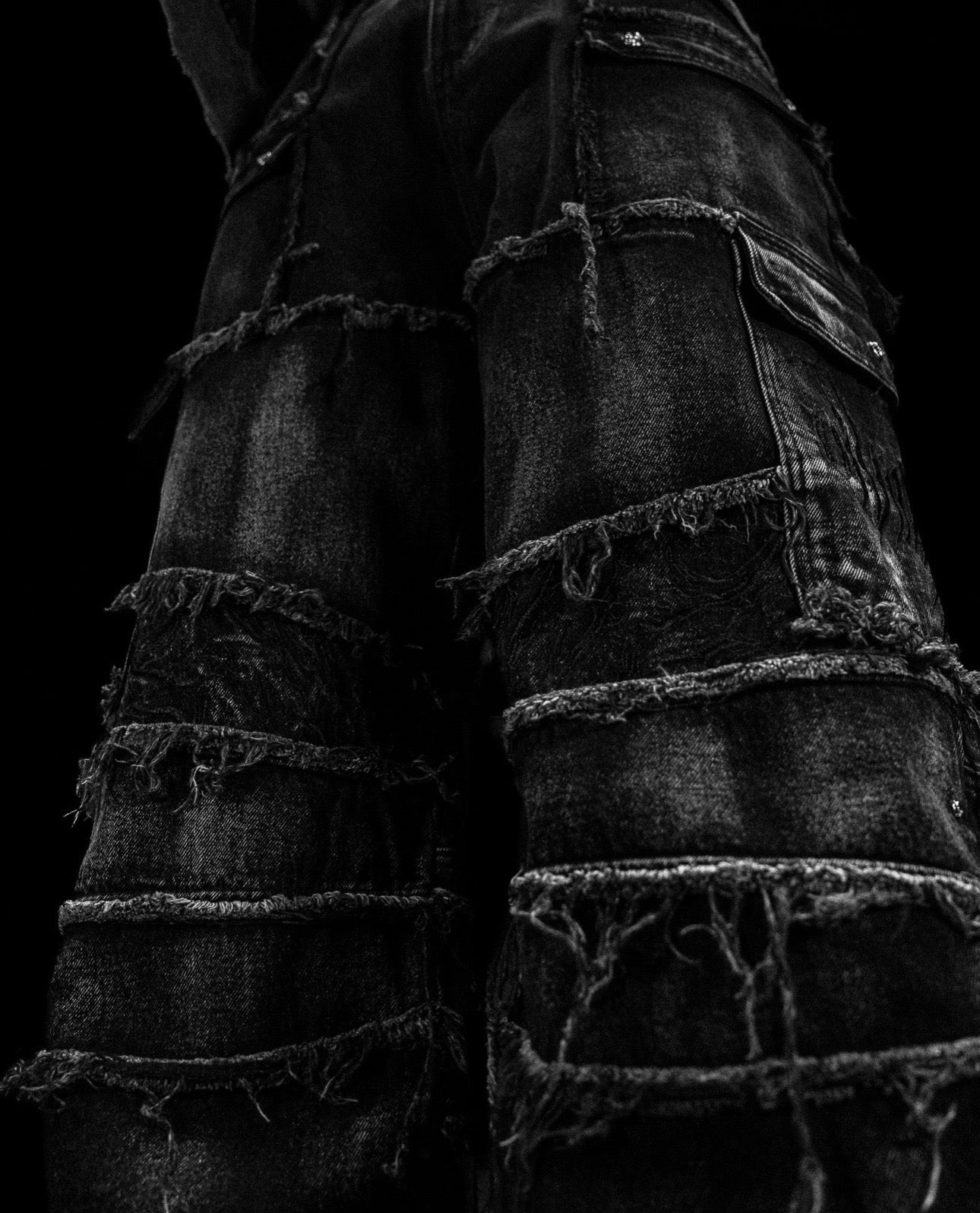OVERSIZED DISTRESSED DENIM CARGO JEANS (ALLOY WASH)