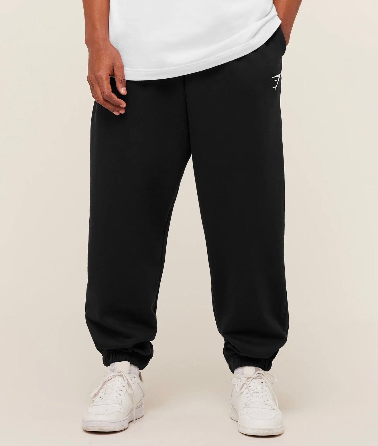 GYMSHARK CREST OVERSIZED JOGGERS (BLACK)