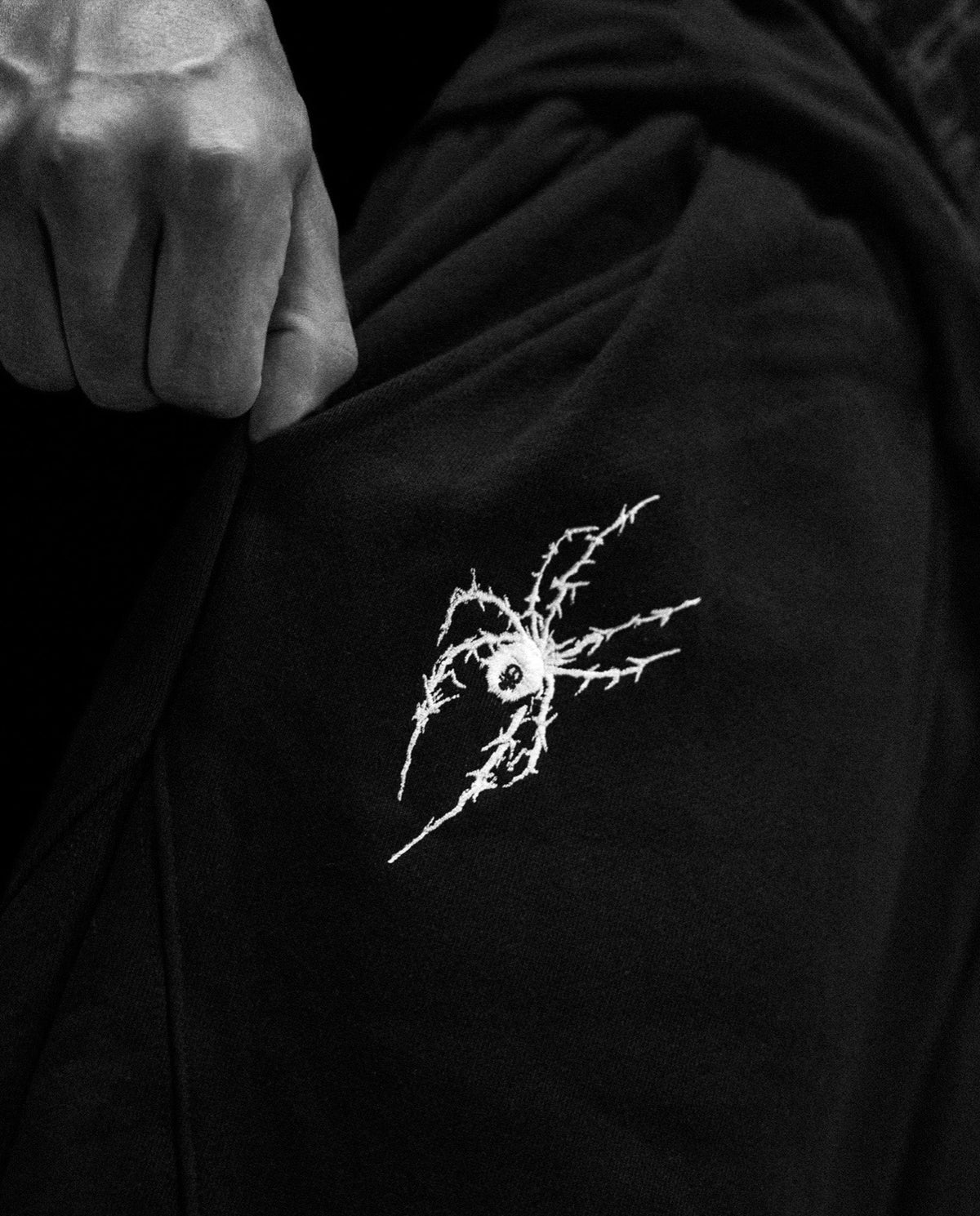 WEBBED VENOM TEXTURE UNCUFFED SWEATPANTS (VOID BLACK)