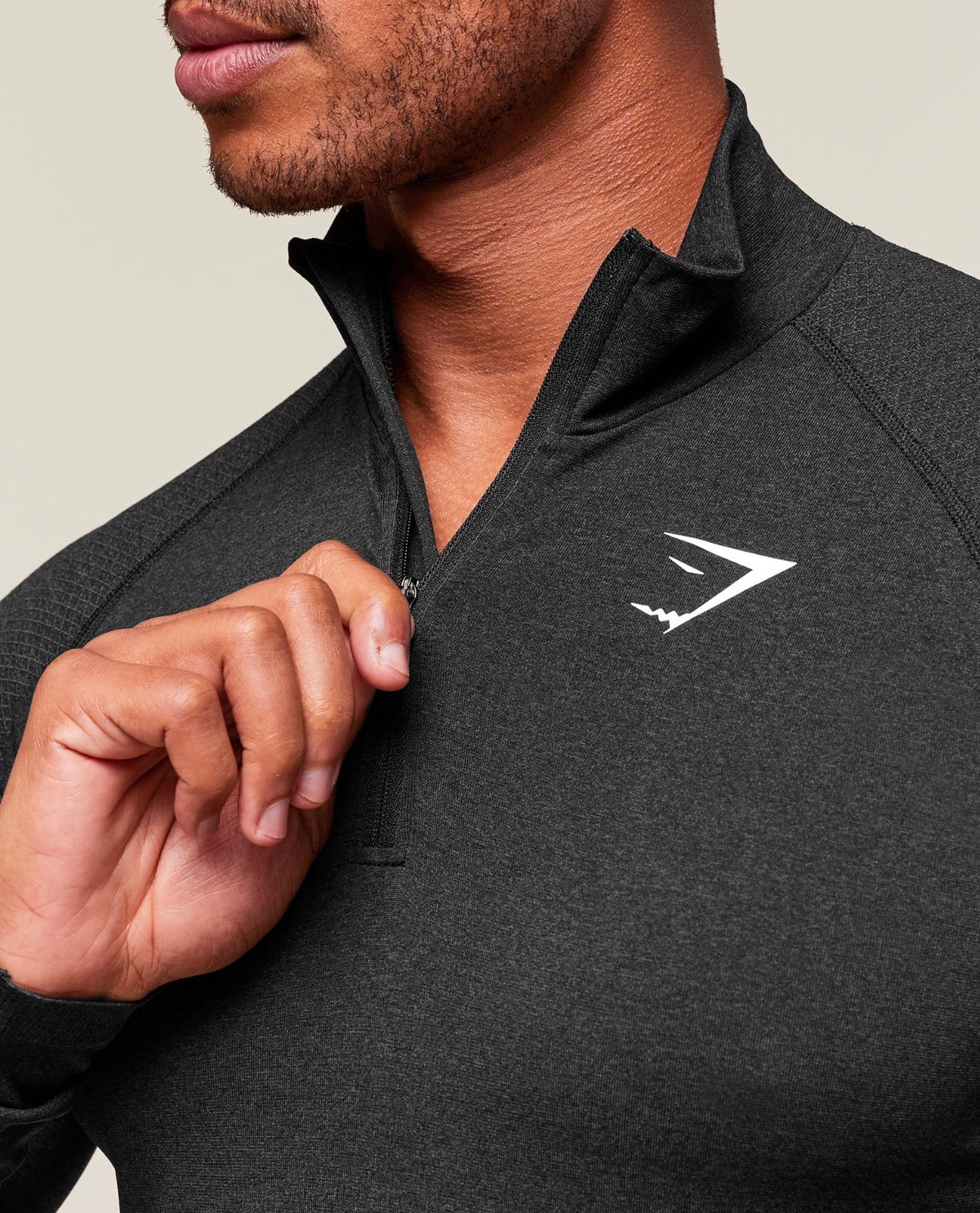 GYMSHARK VITAL SEAMLESS 1/4 ZIP UP (BLACK/SILHOUETTE GREY)