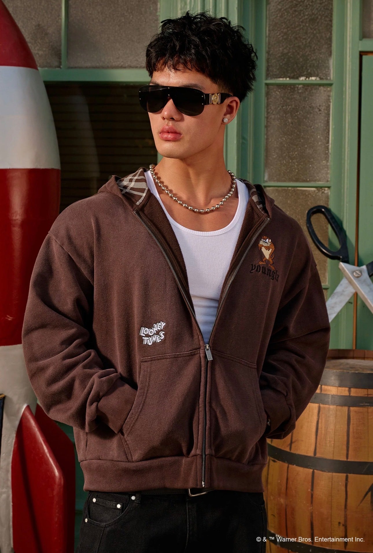 LOONEY TUNES PLAID ZIP-UPS-5257 (BROWN)