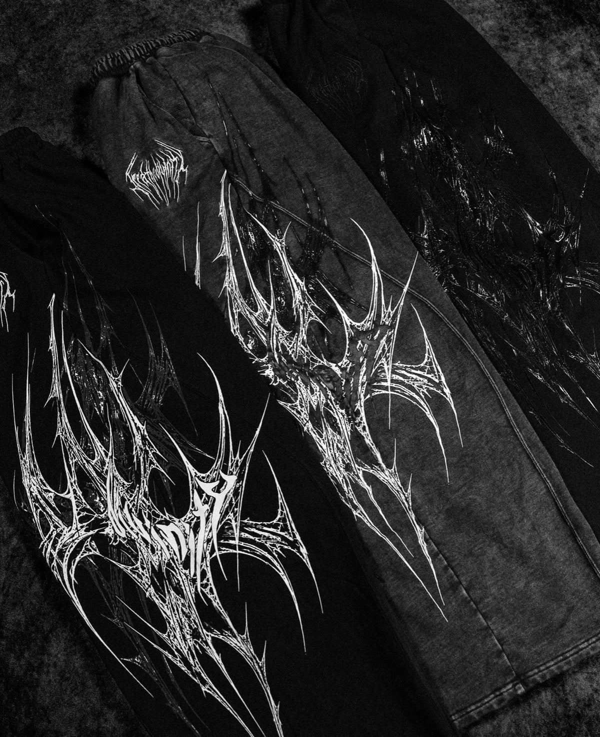 WEBBED VENOM TEXTURE UNCUFFED SWEATPANTS (VOID BLACK)
