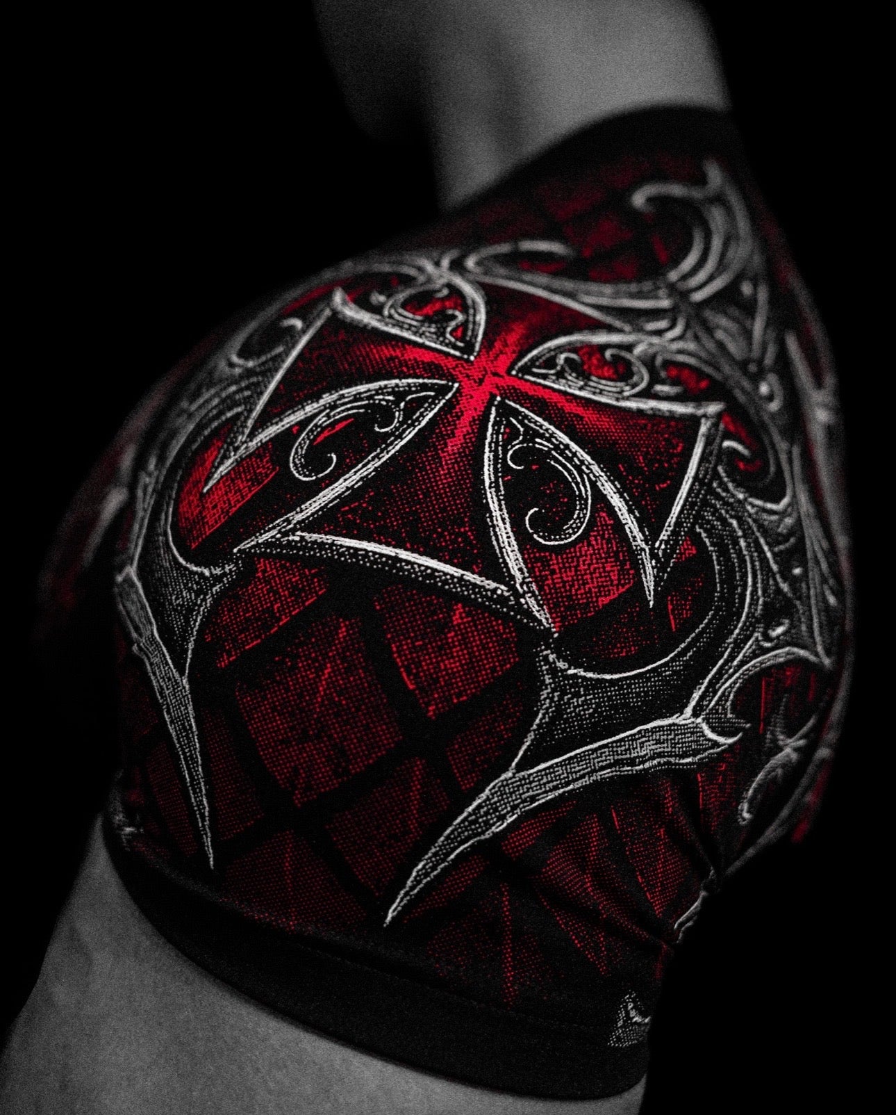 VOID TECH ARMORED SHORT SLEEVE COMPRESSION (BLOOD METAL)