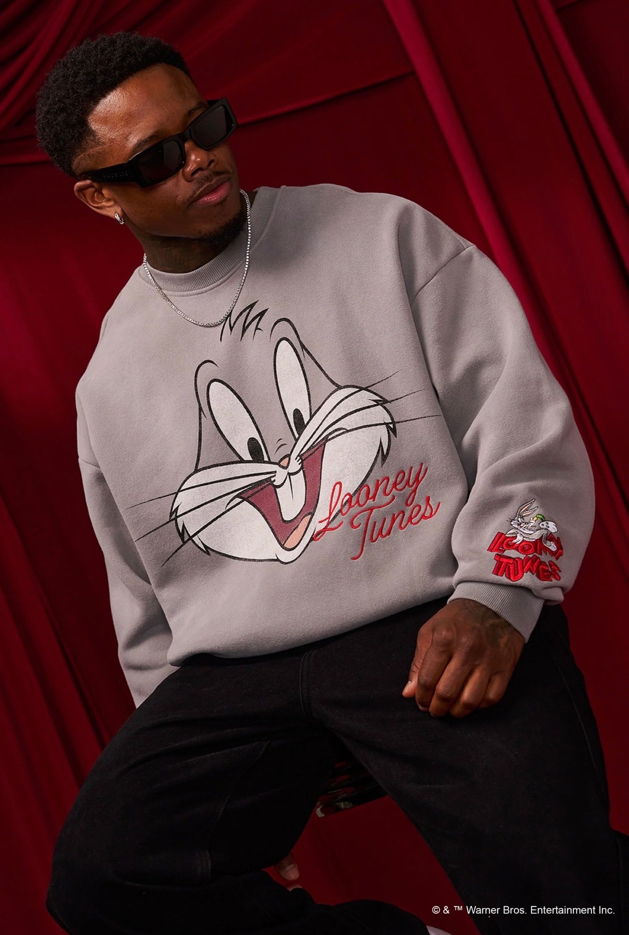 LOONEY TUNES FACES CREWNECKS-5255 (BUNNY F)