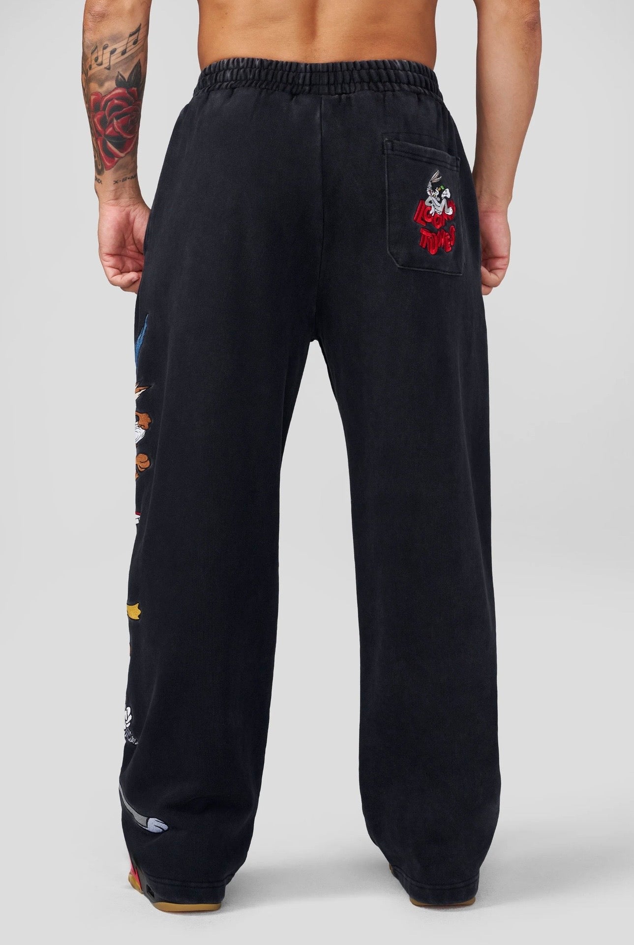 LOONEY TUNES SQUAD SWEATS-2183 (THE CREW)
