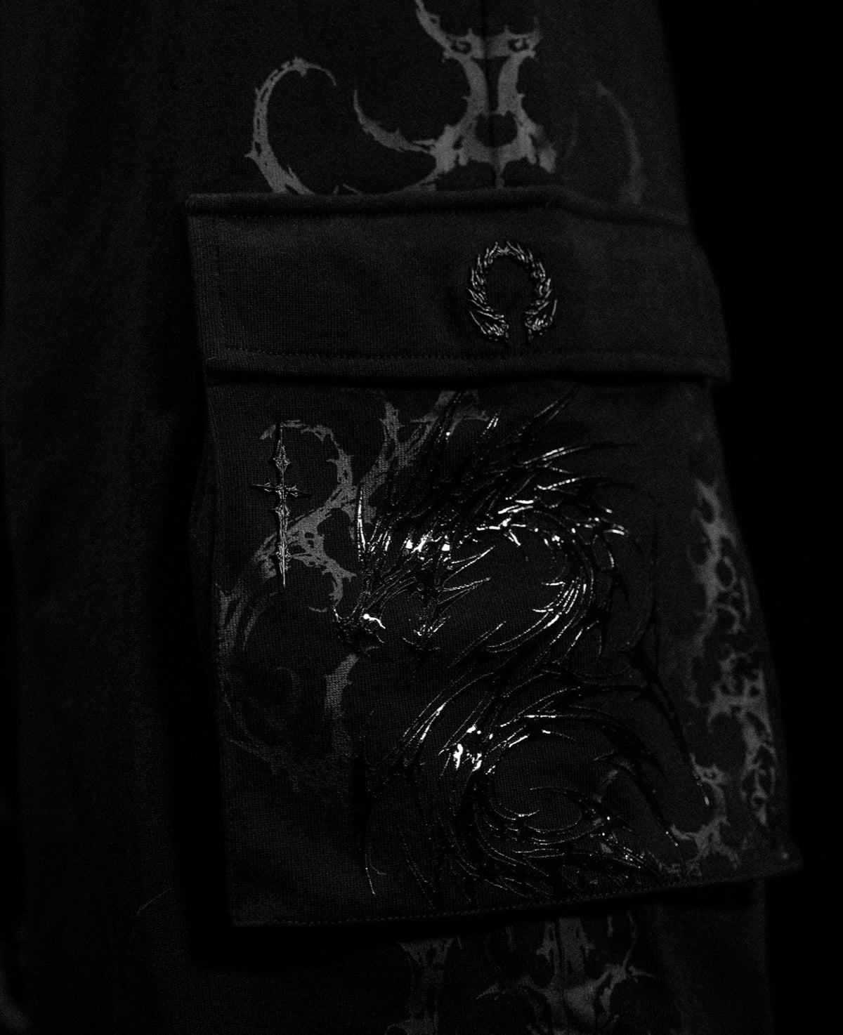 DRACONIAN UNCUFFED CARGOS (DARKNESS)