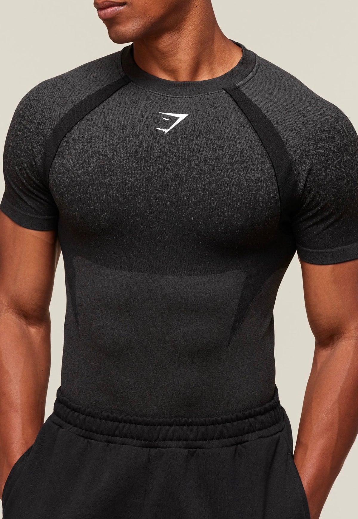 GYMSHARK SHADOW SEAMLESS T-SHIRT (BLACK)