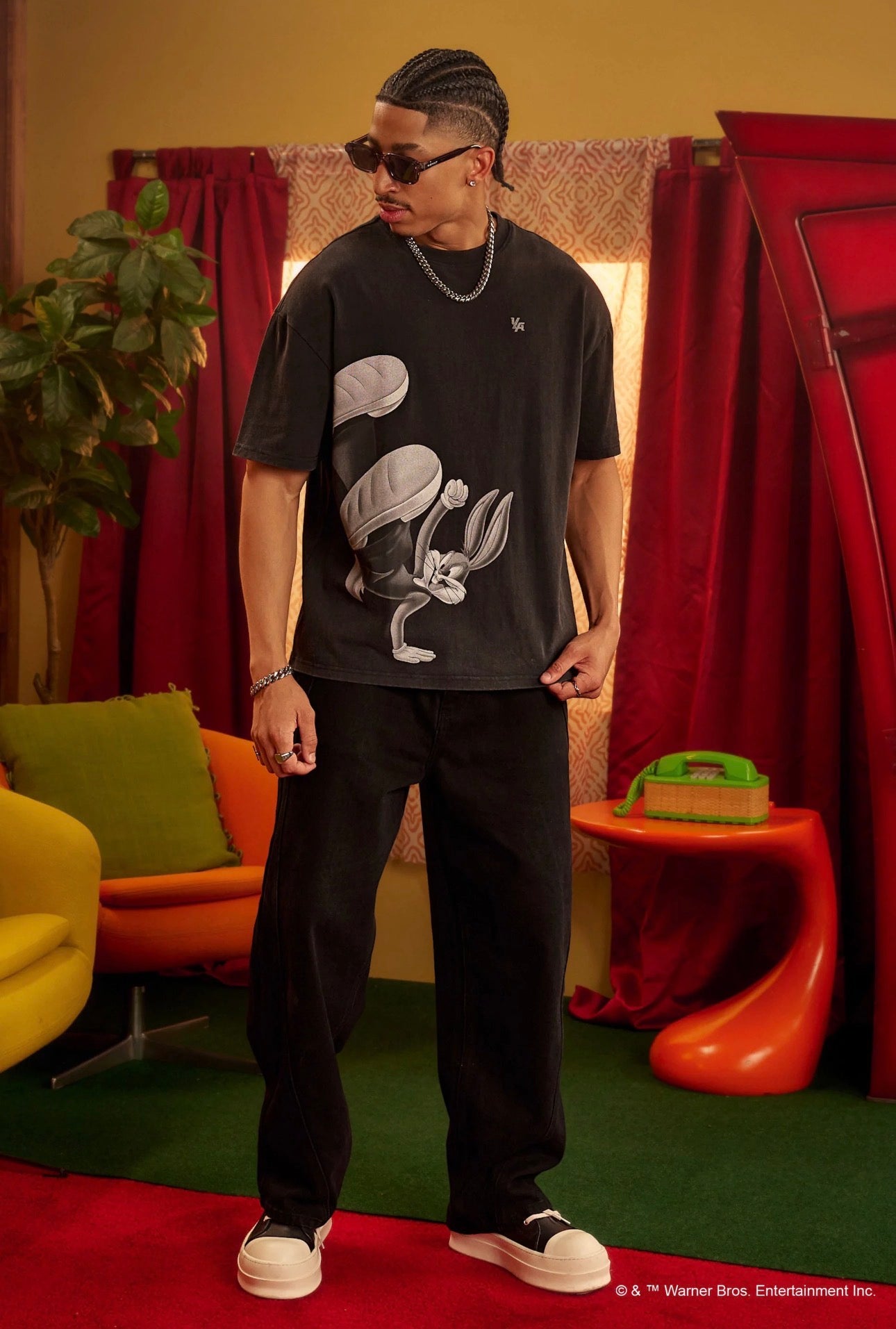 LOONEY TUNES VINTAGE TEES-4291 (BUGS BREAKDANCE)
