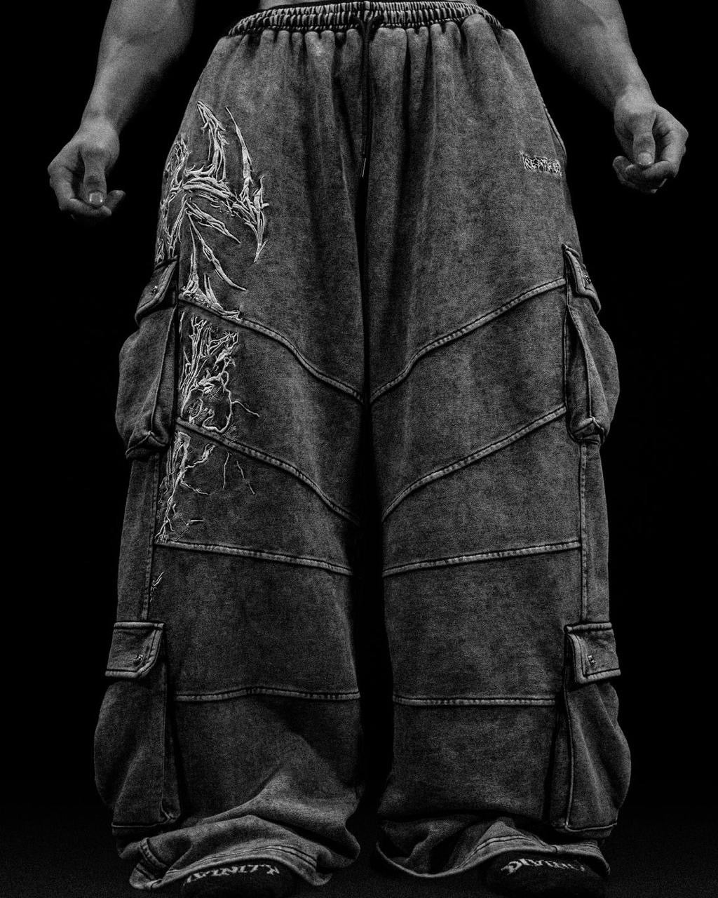 937 EMBROIDERED TACTICAL OVERSIZED UNCUFFED CARGOS (VINTAGE)