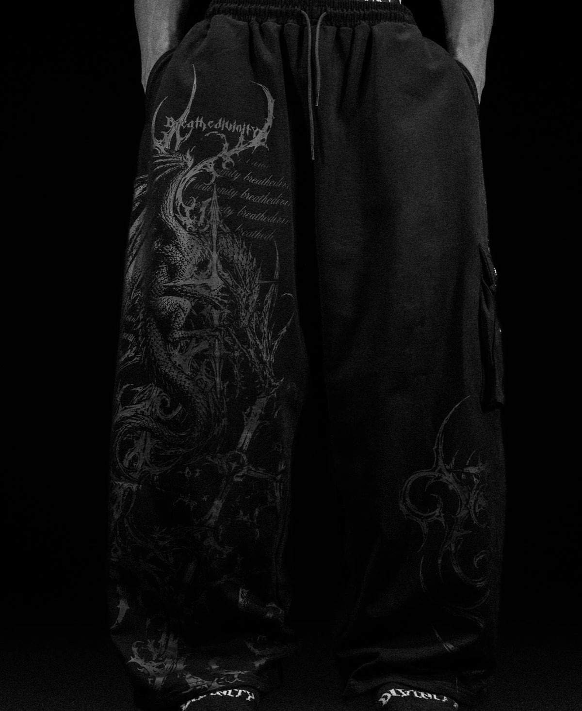 DRACONIAN UNCUFFED CARGOS (DARKNESS)