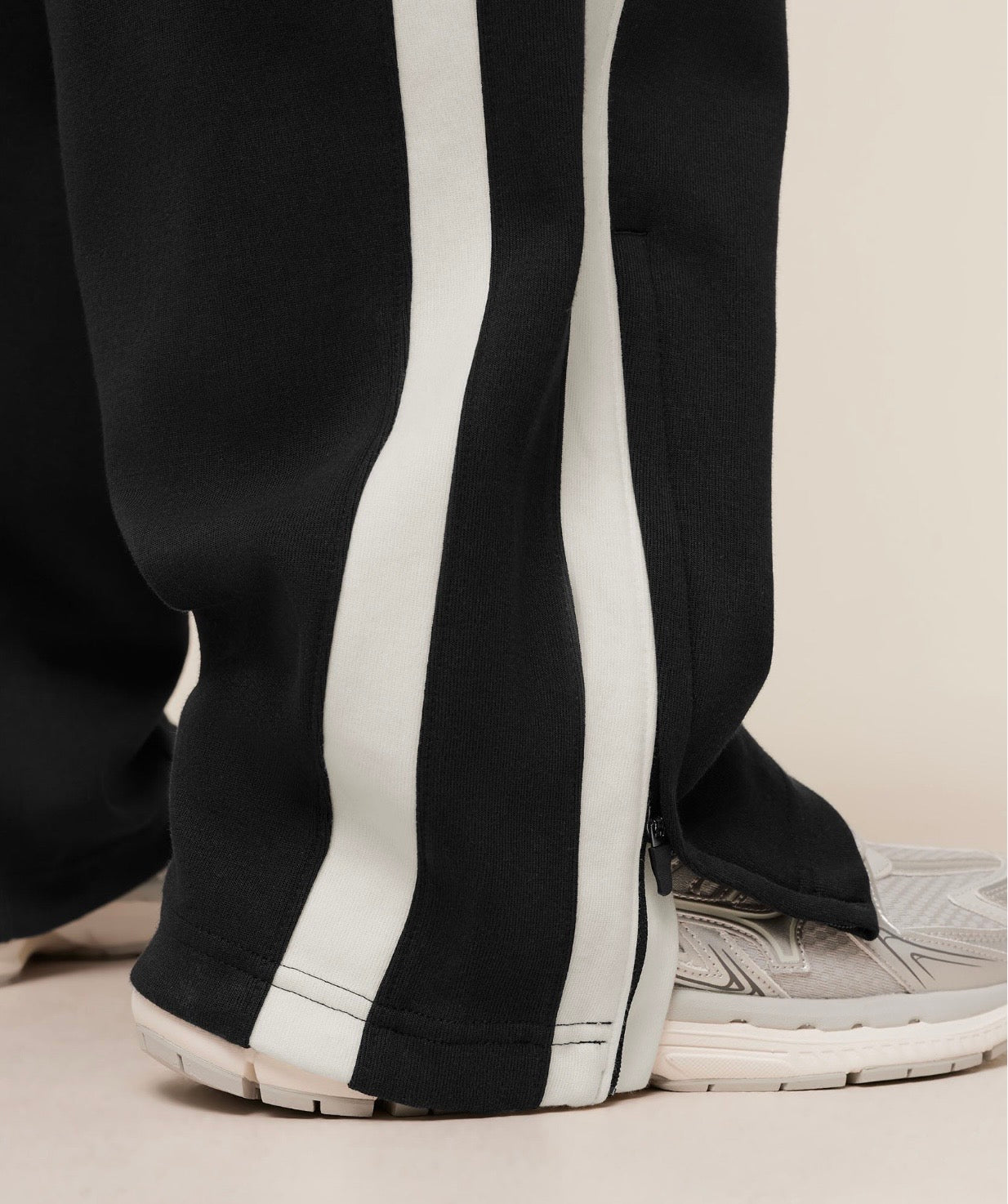 GYMSHARK X CBUM STRAIGHT LEG JOGGER (BLACK)