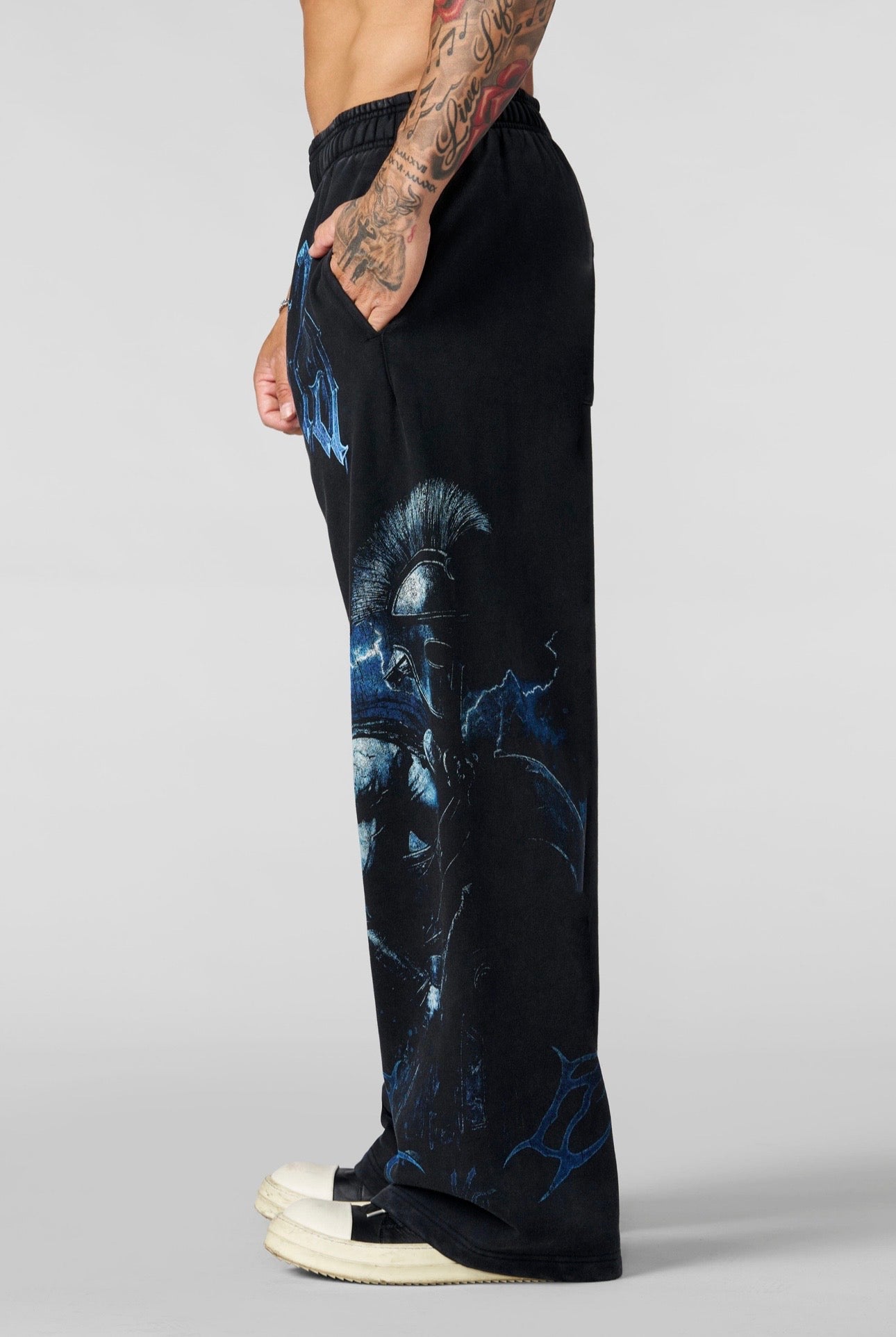 YLA x AXEL-SPARTAN SWEATS-2097 (BLACK/BLUE)