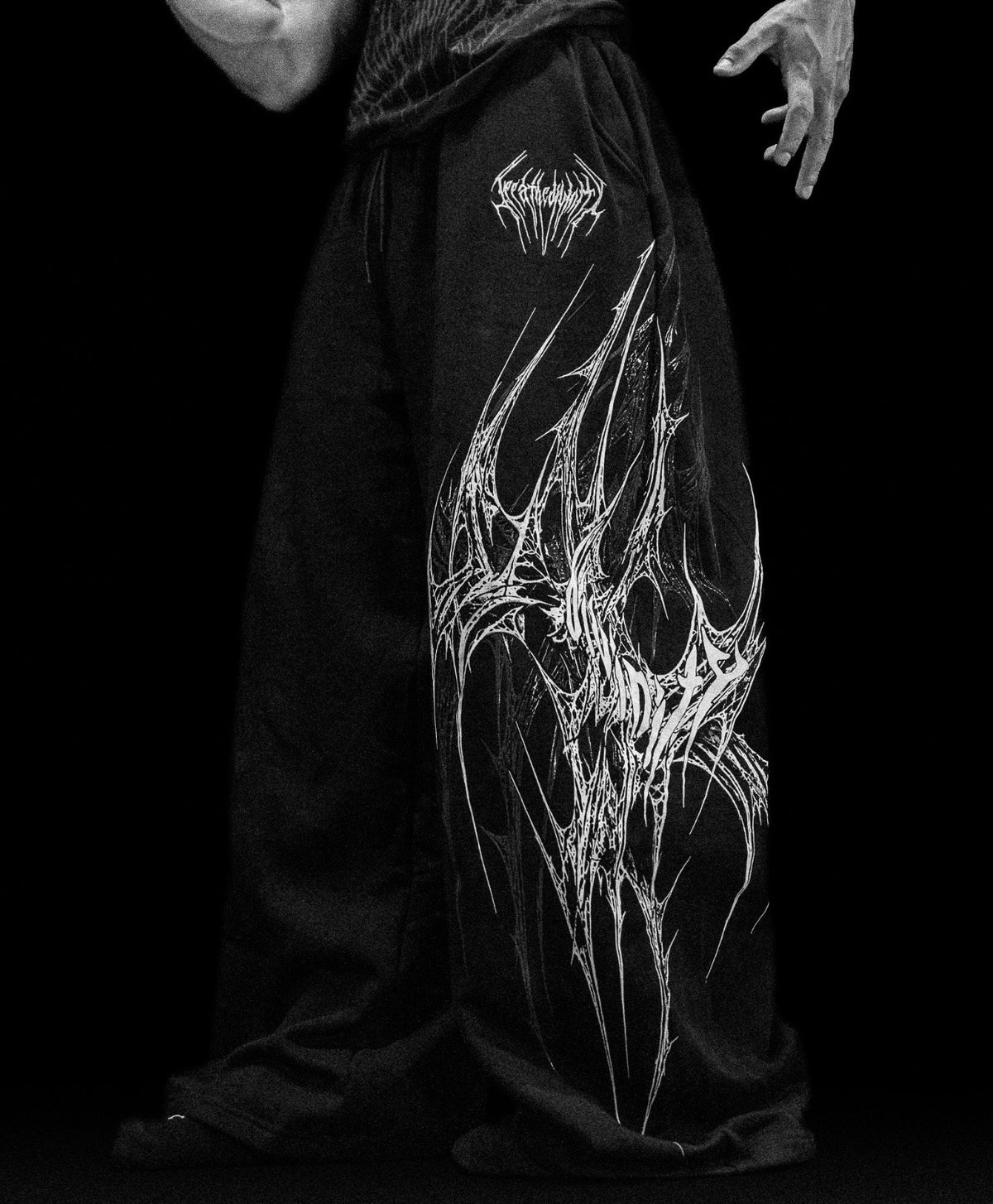 WEBBED VENOM TEXTURE UNCUFFED SWEATPANTS (VOID BLACK)