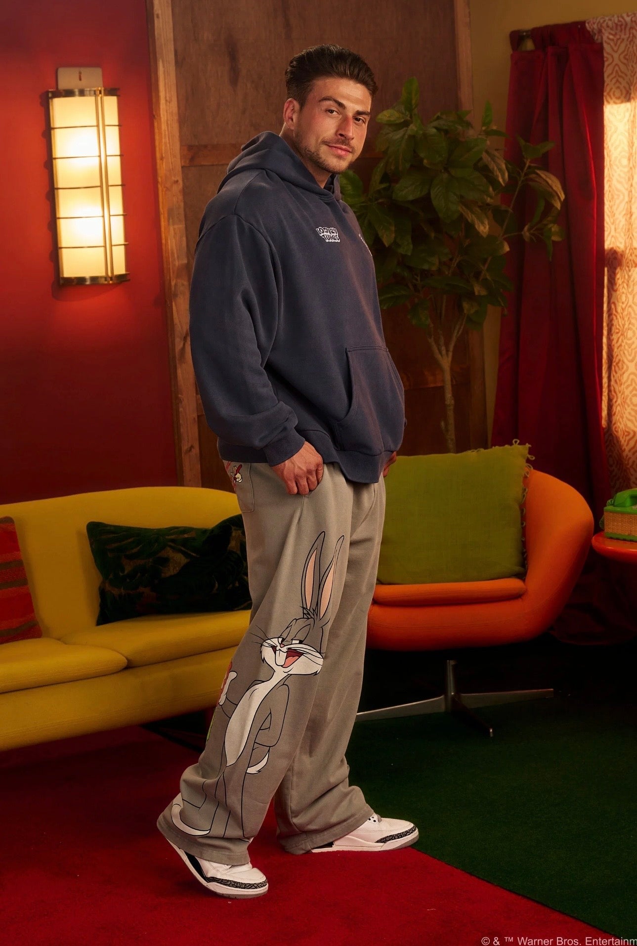 LOONEY TUNES CHARACTER SWEATS-2169 (BUNNY S)