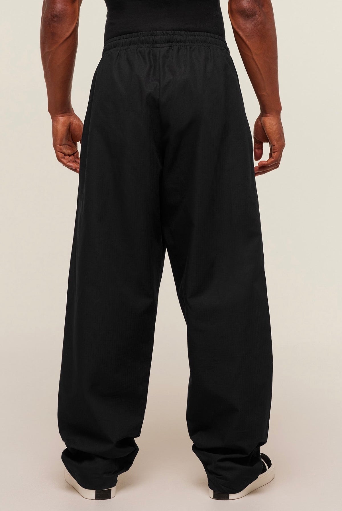 GYMSHARK STRAIGHT LEG PUMPER PANTS (BLACK)